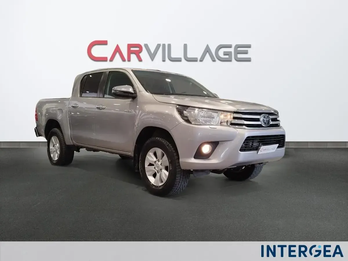 Usata Toyota HiLux Comfort 150 CV (110 kW) 2020 Grigio Pick-up