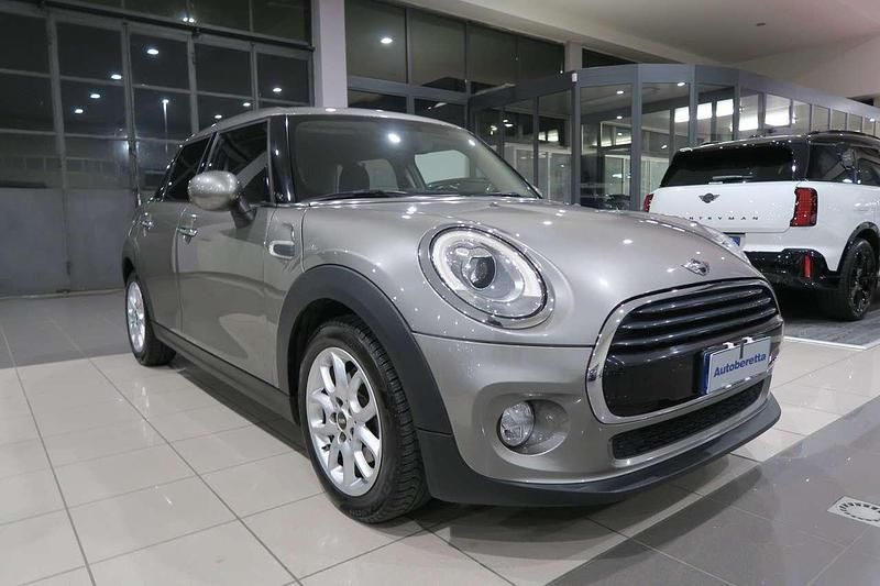 Usata Mini Cooper D Business 116 CV (85 kW) 2018 Melting silver Utilitaria