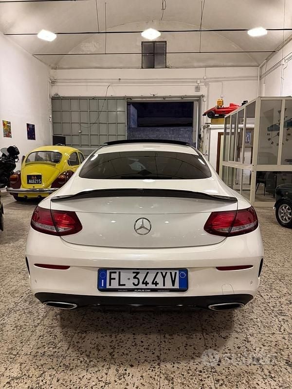 Usata Mercedes C300 244 CV (179 kW) 2017 Bianco Coupé