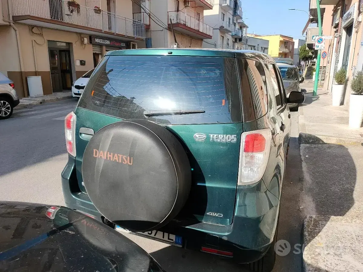 Usata Daihatsu Terios 105 CV (77 kW) 2010 Verde SUV