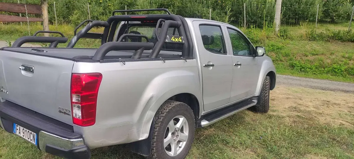 Usata Isuzu D-Max 163 CV (119 kW) 2015 Argento SUV