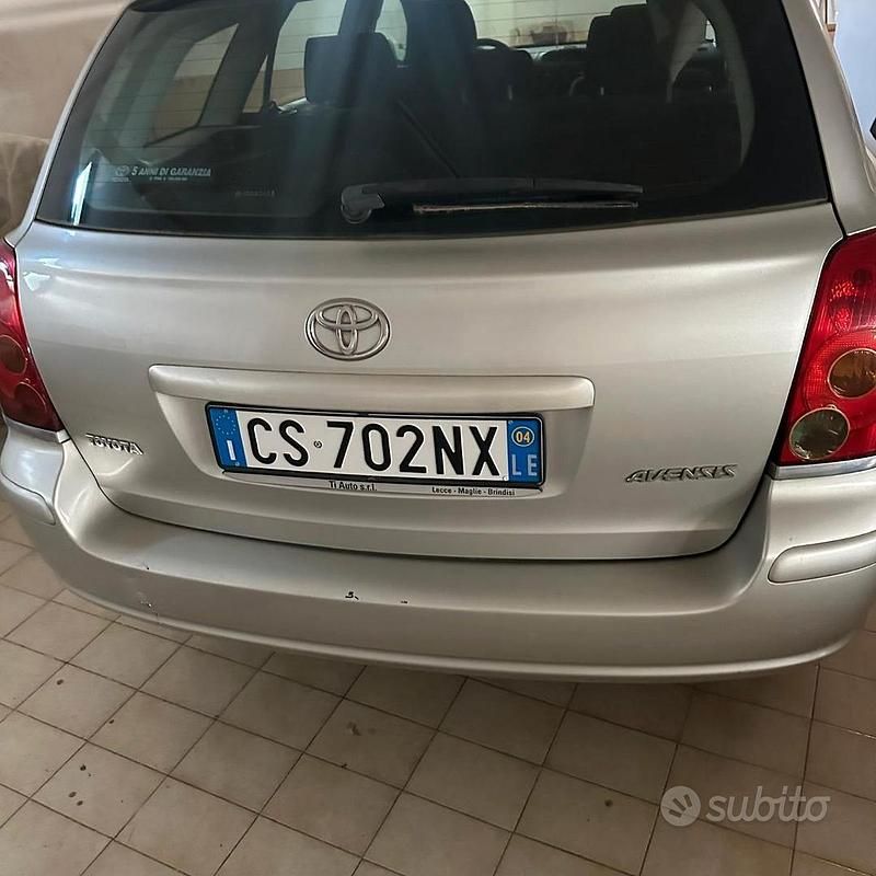 Usata Toyota Avensis 147 CV (108 kW) 2004 Station wagon