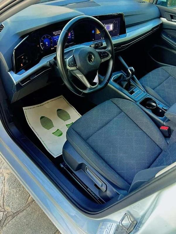 Usata VW Golf VIII Life 116 CV (85 kW) 2021 Bianco Station wagon