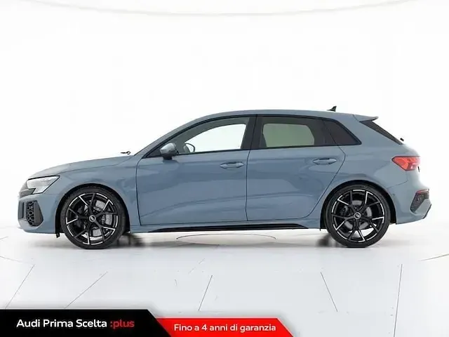 Usata Audi RS3 Sportback Comfort 400 CV (294 kW) 2023 Grigio kemora metallizzato Utilitaria