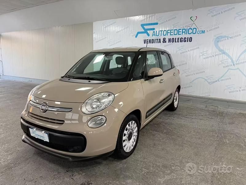Usata Fiat 500L Lounge 105 CV (77 kW) 2014 Beige Monovolume