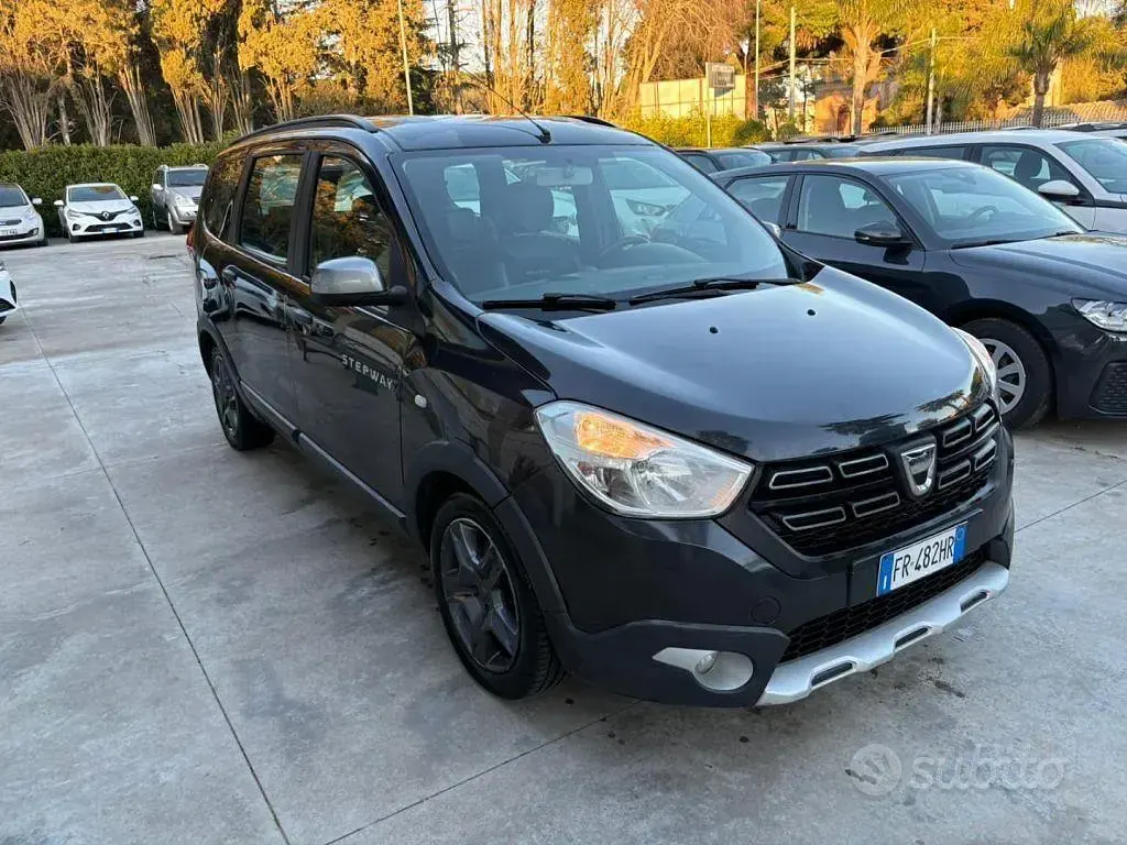 Usata Dacia Lodgy 109 CV (80 kW) 2018 Grigio Monovolume