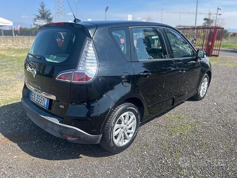 Usata Renault Scénic III 110 CV (80 kW) 2014 Nero Monovolume