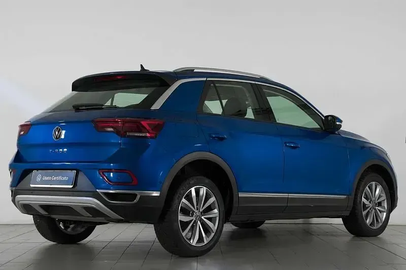 Usata VW T-Roc Style 150 CV (110 kW) 2023 Blu SUV