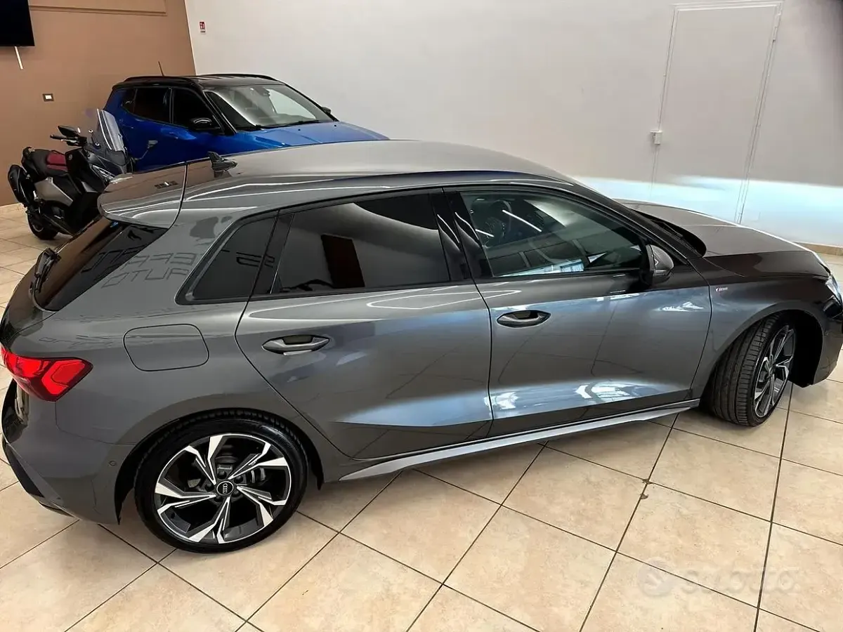 Usata Audi A3 S-Line 150 CV (110 kW) 2025 Grigio Berlina