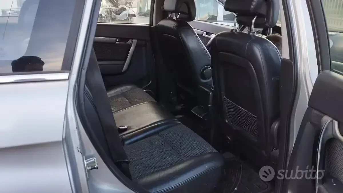 Usata Chevrolet Captiva 150 CV (110 kW) 2008 Grigio SUV