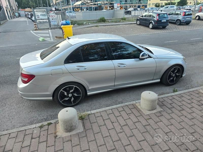 Usata Mercedes C320 AMG 224 CV (164 kW) 2009 Berlina