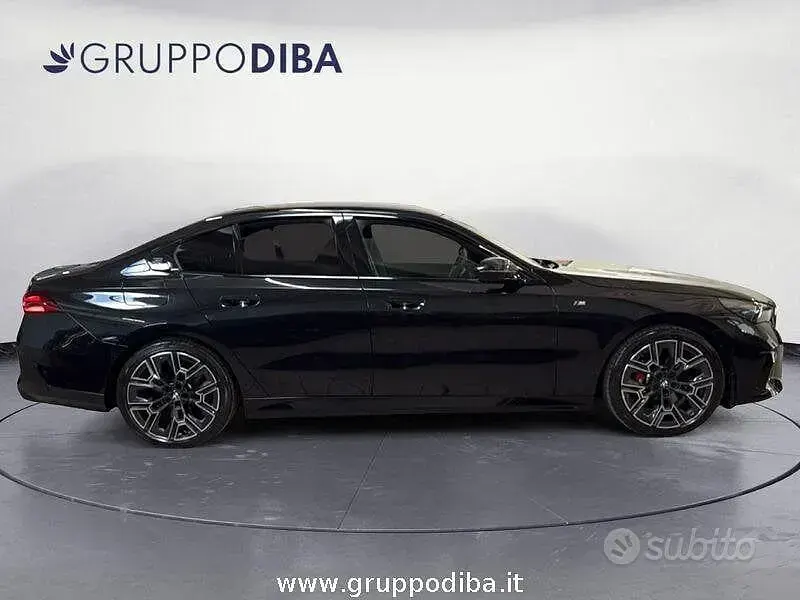 Usata BMW 520 Efficient Dynamics 197 CV (144 kW) 2025 Nero Berlina