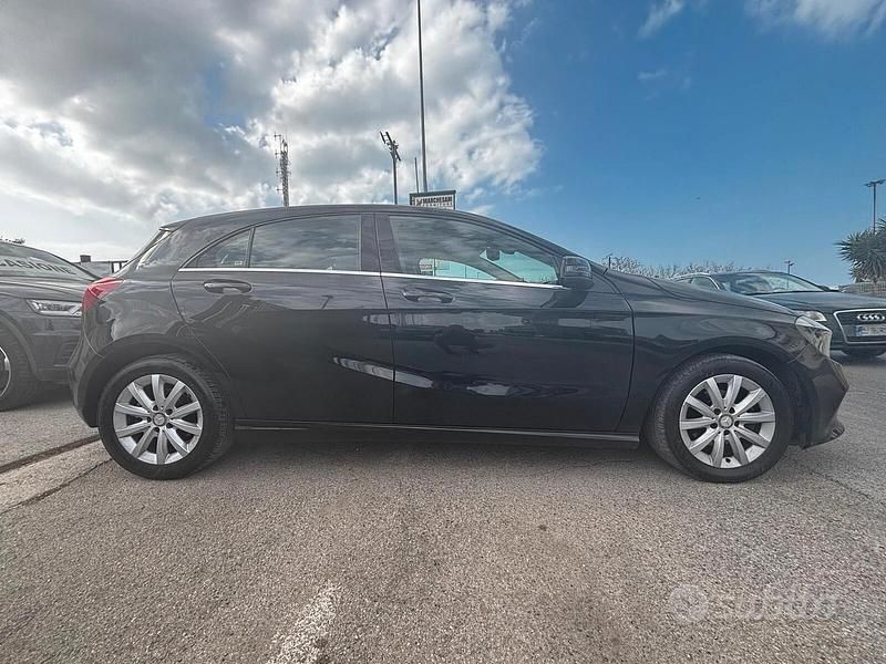 Usata Mercedes A160 90 CV (66 kW) 2017 Nero Berlina