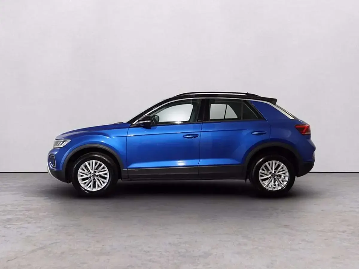 Usata VW T-Roc Life 116 CV (85 kW) 2022 Ravenna blue metallizzato deep SUV