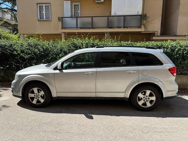 Usata Fiat Freemont 140 CV (102 kW) 2011 Grigio SUV