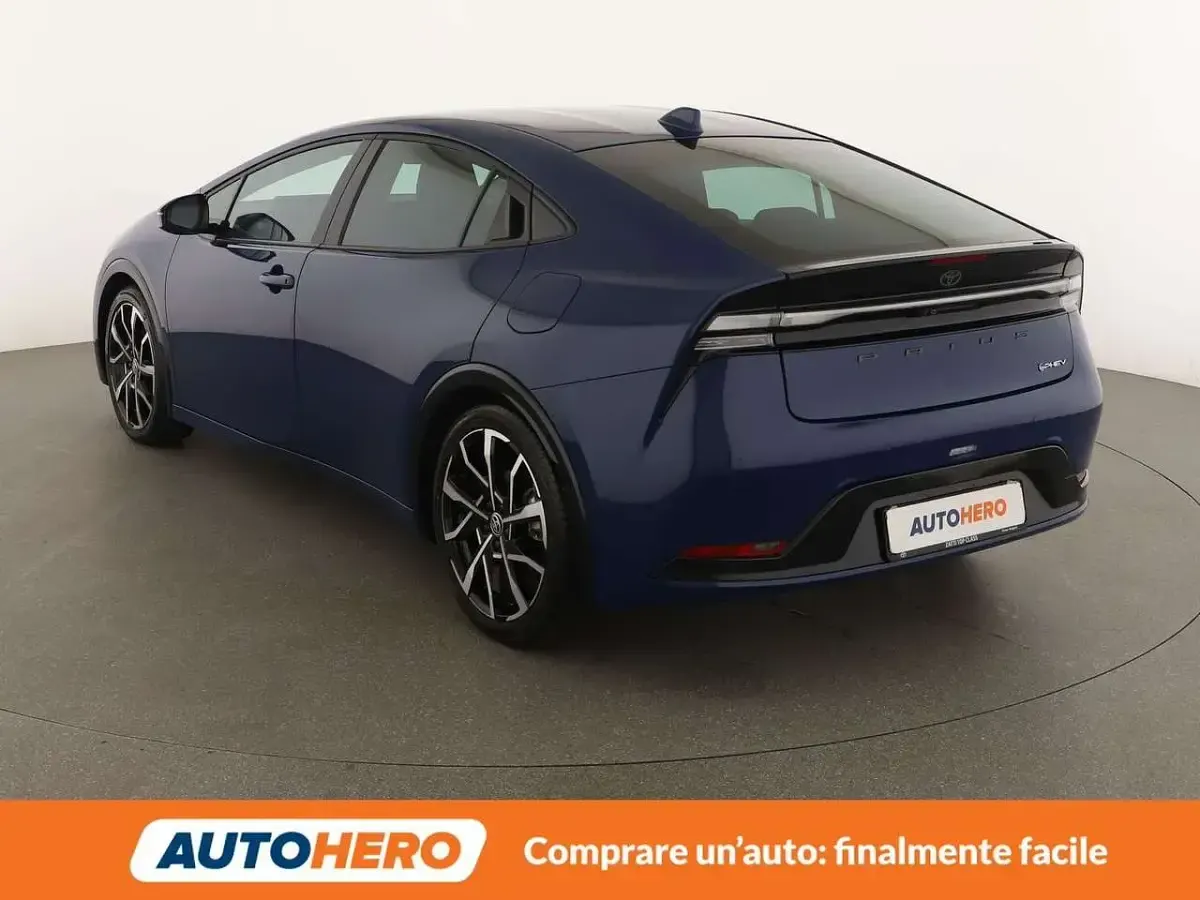 Usata Toyota Prius Lounge 223 CV (164 kW) 2025 Blu/azzurro Utilitaria
