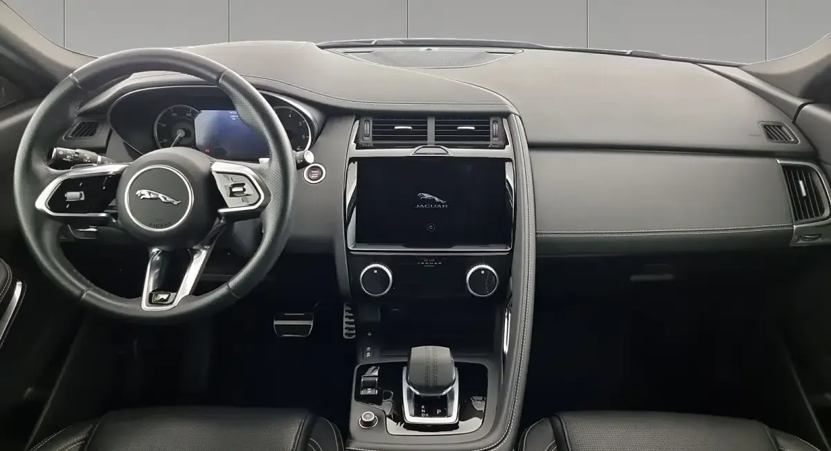 Usata Jaguar E-Pace R-Dynamic 200 CV (147 kW) 2023 Eiger grey SUV