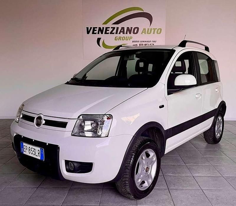 Usata Fiat Panda 4x4 Climbing 69 CV (50 kW) 2013 Utilitaria
