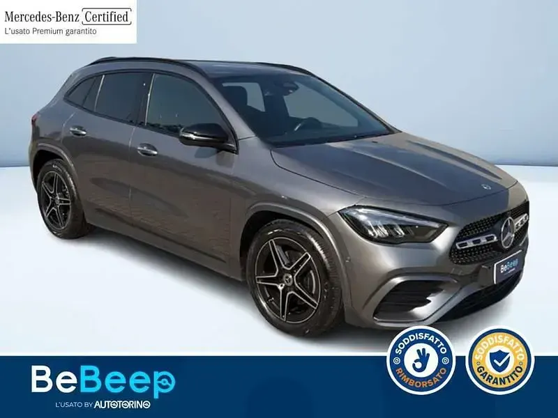 Usata Mercedes GLA180 AMG Line Premium 136 CV (100 kW) 2023 Grigio metallizzato SUV