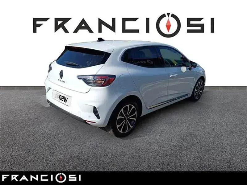 Usata Renault Clio Techno 100 CV (73 kW) 2025 Bianco Utilitaria