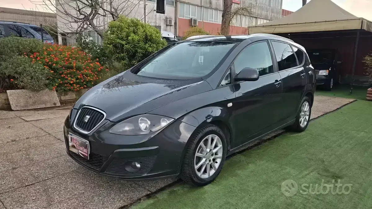 Usata Seat Altea Style 102 CV (75 kW) 2010 Grigio Monovolume