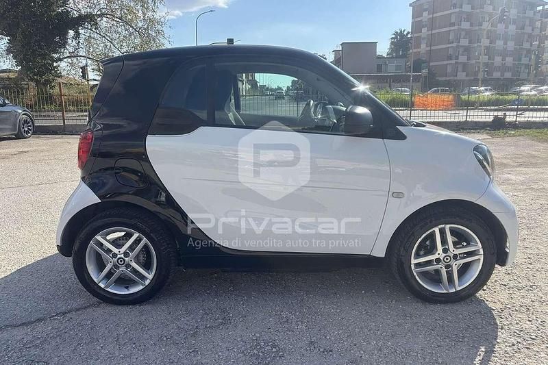 Usata Smart ForTwo Coupé Pure 41 kW (56 CV) 2020 Bianco Utilitaria