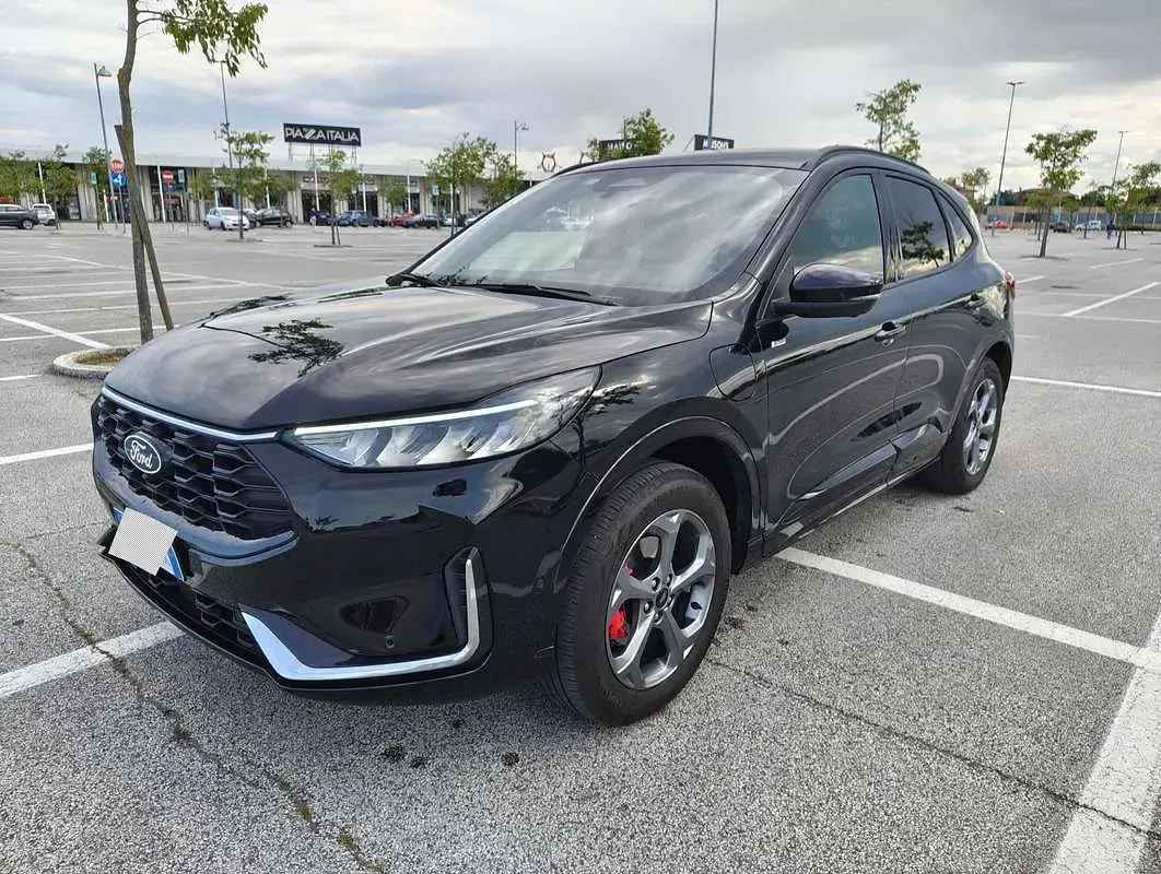 Usata Ford Kuga ST-Line 243 CV (178 kW) 2025 Nero SUV