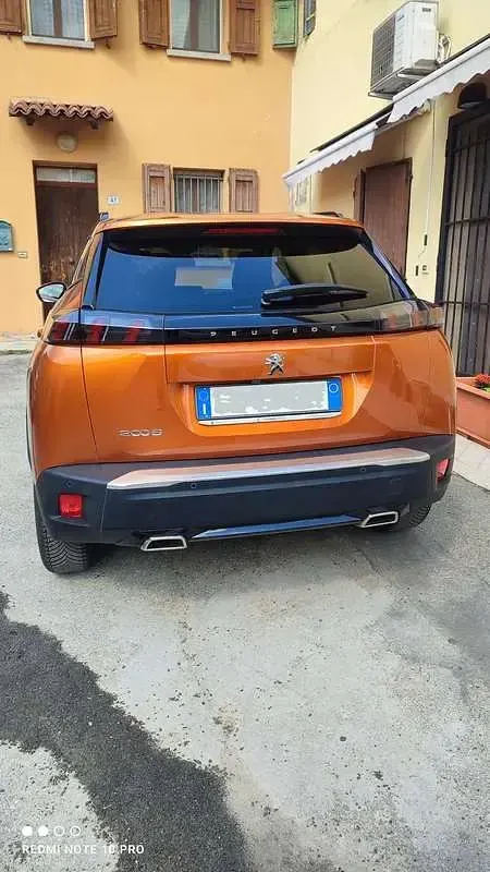 Usata Peugeot 2008 Allure 131 CV (96 kW) 2020 Bronzo SUV
