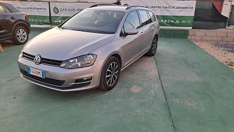 Usata VW Golf VII Executive 110 CV (80 kW) 2016 Argento Station wagon