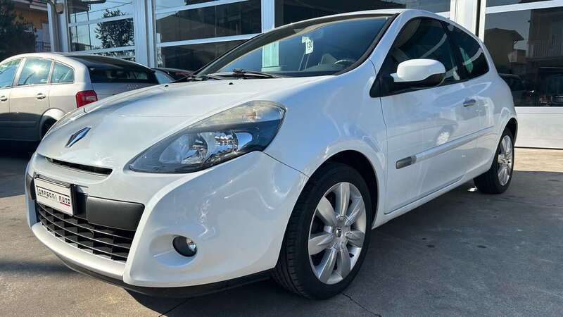 Other Usata 2010 Renault Clio II Luxe Tre volumi | 4950 € (Cara) - Immagine 1/4