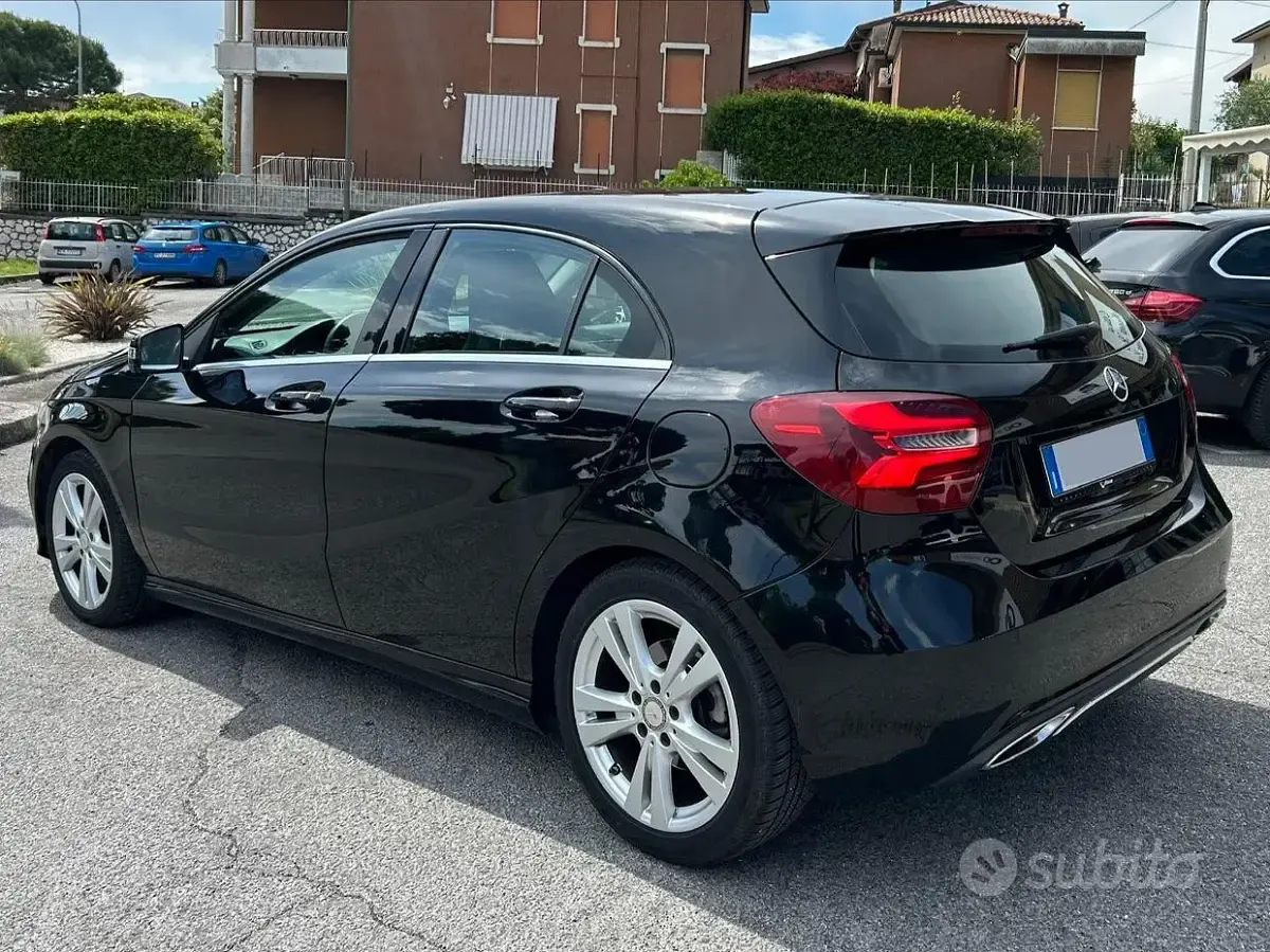 Usata Mercedes A180 AMG 109 CV (80 kW) 2017 Nero Berlina