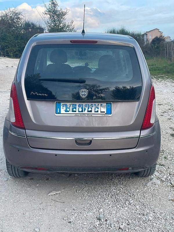 Usata Lancia Musa 95 CV (69 kW) 2007 Grigio Monovolume