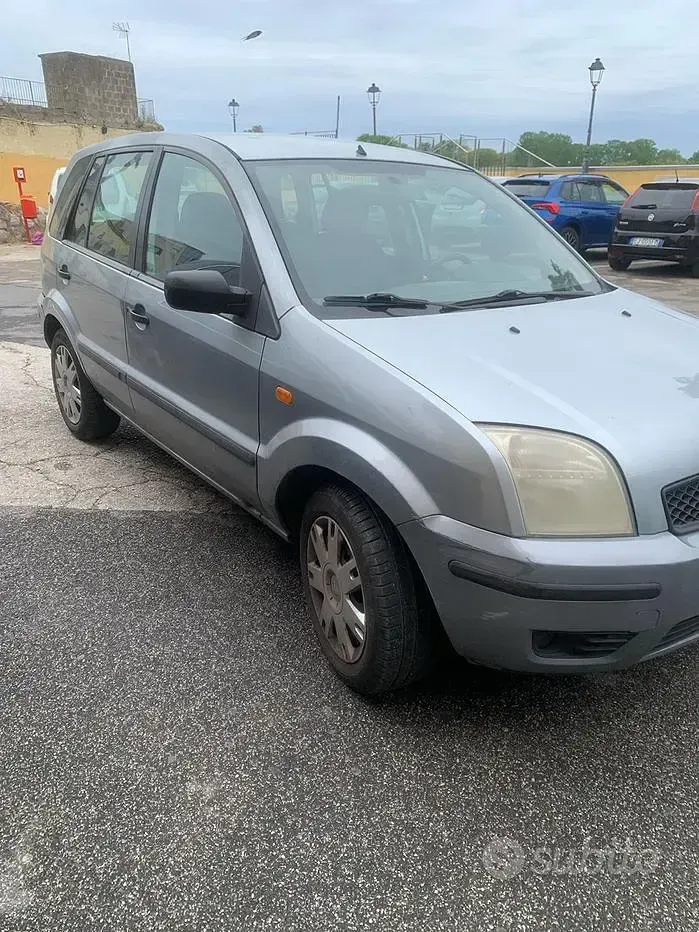 Usata Ford Fusion 68 CV (50 kW) 2005 Grigio Utilitaria