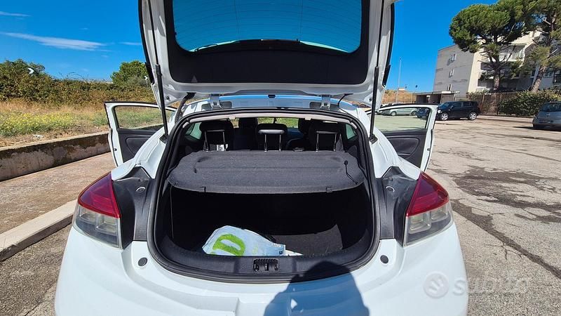 Usata Renault Mégane Coupé 110 CV (80 kW) 2010 Bianco Coupé