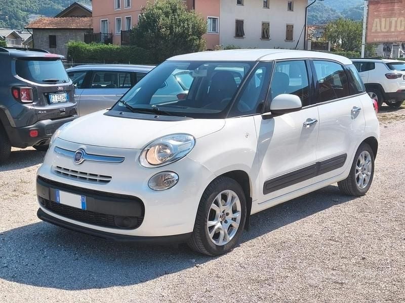 Bianco Usata 2013 Fiat 500L Monovolume | 7900 € (Cara) - Immagine 1/4