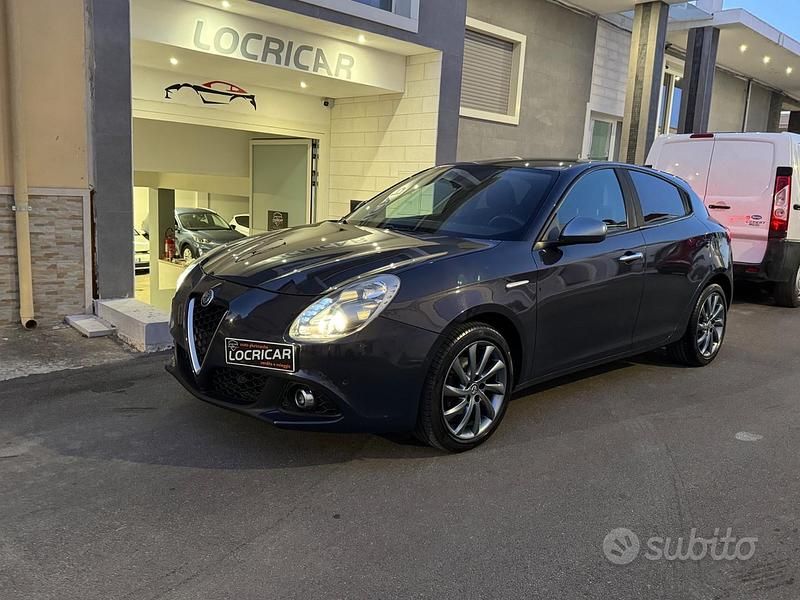 Blu Usata 2018 Alfa Romeo Giulietta Super Tre volumi | 11.499 € (Buon prezzo) - Immagine 1/4