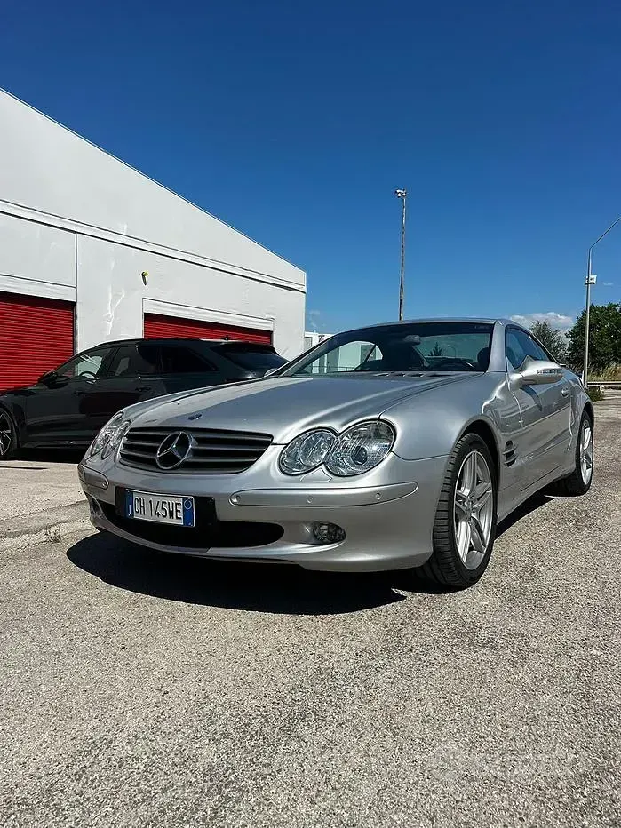 Usata Mercedes SL500 306 CV (225 kW) 2003 Grigio Cabrio