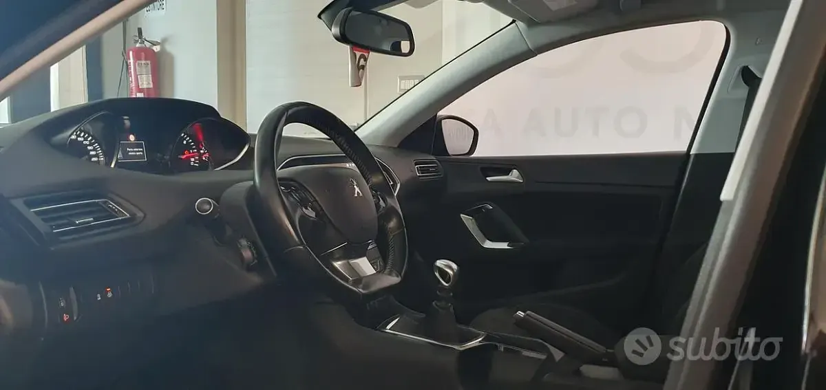 Usata Peugeot 308 Business-Line 131 CV (96 kW) 2019 Nero Station wagon