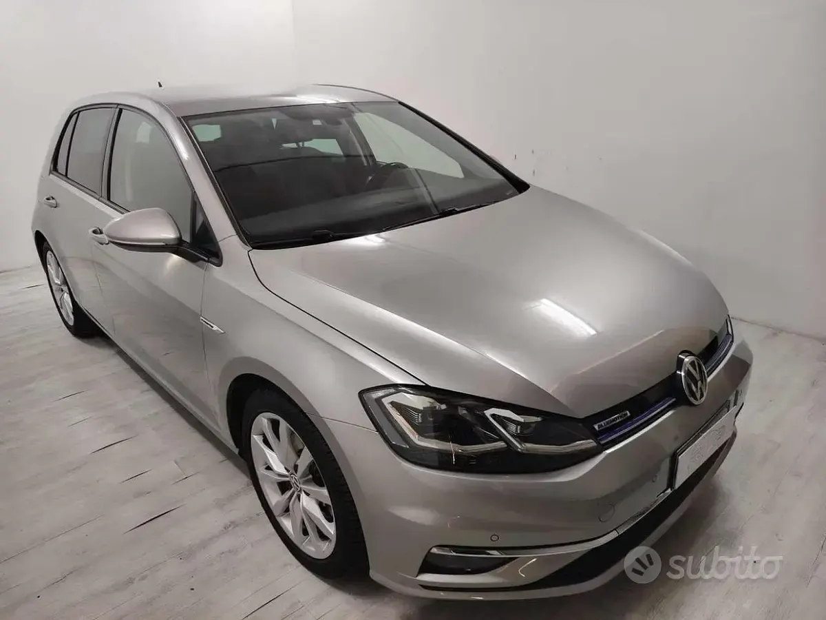 Usata VW Golf VIII Executive 131 CV (96 kW) 2020 Grigio Berlina