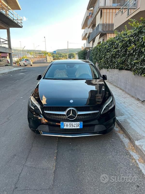 Nero Usata 2017 Mercedes A180 Edition Tre volumi | 15.500 € (Cara) - Immagine 1/4
