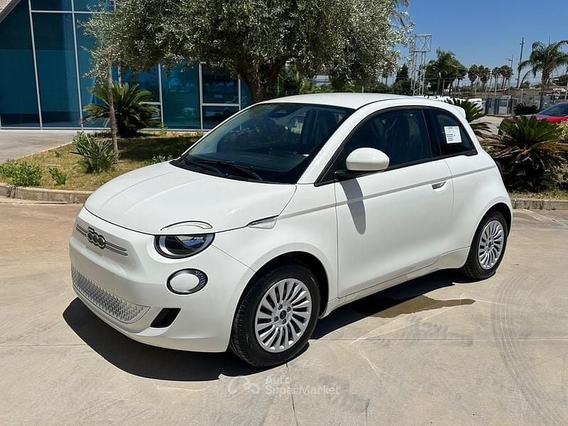 Nuova Fiat 500e 42 kW (58 CV) 2025 Bianco Utilitaria