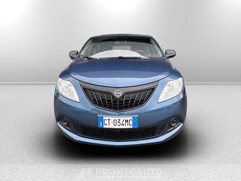 Usata Lancia Ypsilon Silver 70 CV (51 kW) 2024 Blu/azzurro Utilitaria