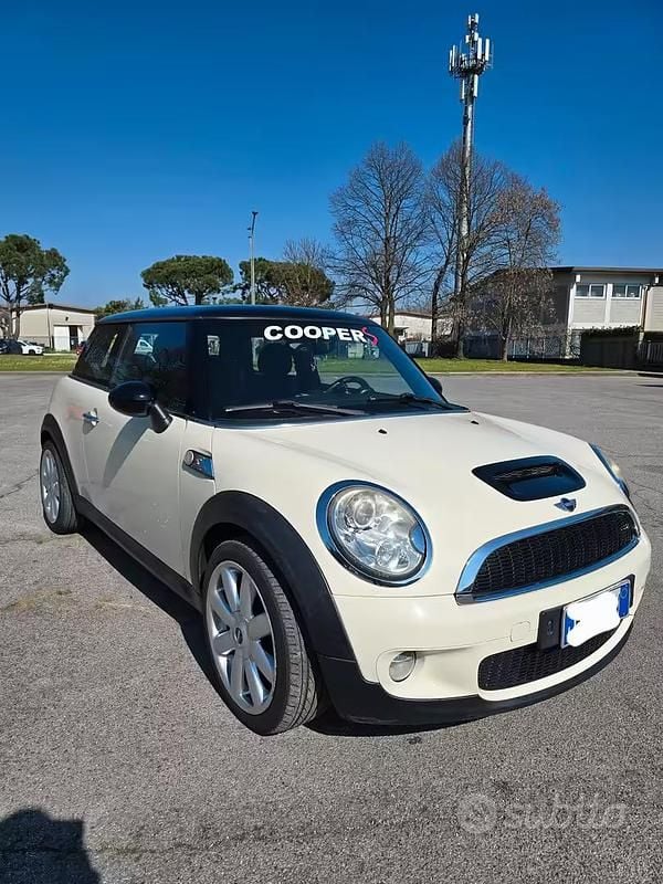 Usata Mini Cooper S 174 CV (127 kW) 2008 Bianco Utilitaria