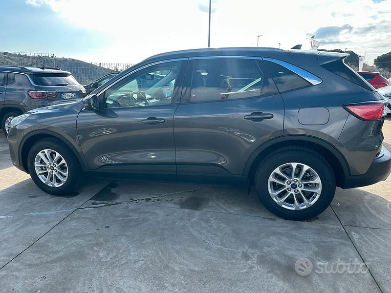Usata Ford Kuga Titanium 120 CV (88 kW) 2021 Blu SUV