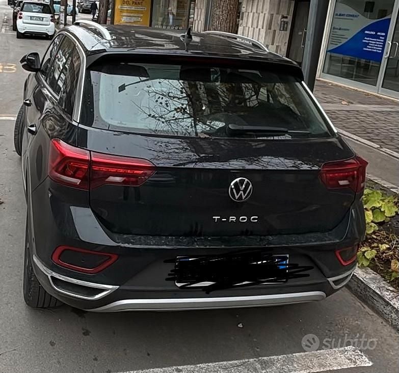 Usata VW T-Roc 150 CV (110 kW) 2024 Nero SUV