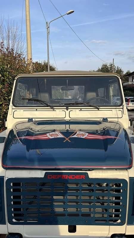 Usata Land Rover Defender 86 CV (63 kW) 1989 SUV