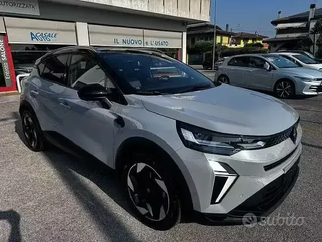 Usata Renault Captur 101 CV (74 kW) 2025 Grigio SUV