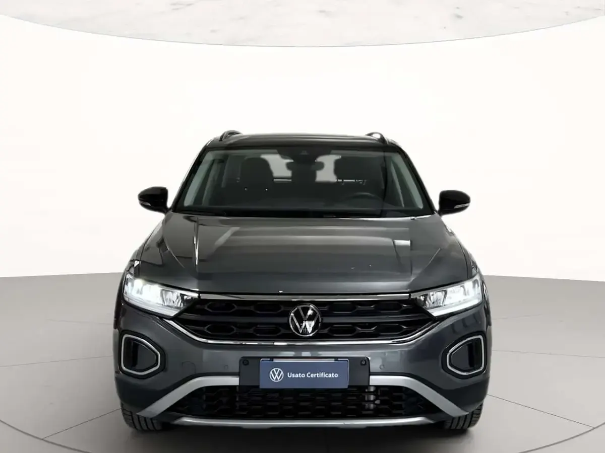 Usata VW T-Roc Life 116 CV (85 kW) 2025 Indium grey metallizzato nero SUV