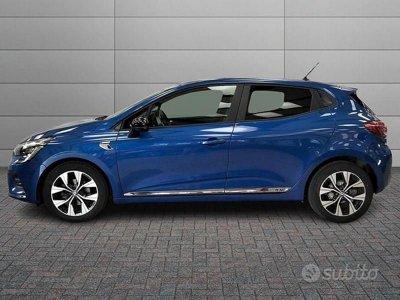 Usata Renault Clio V Techno 90 CV (66 kW) 2022 Blu Berlina