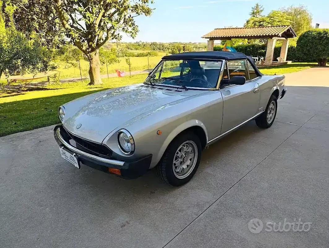 Usata Fiat 124 Spider 105 CV (77 kW) 1983 Cabrio